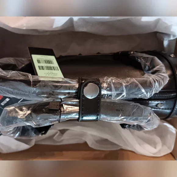 💥SALE💥Double Skull Bag (NWT) - Picture 9 of 11